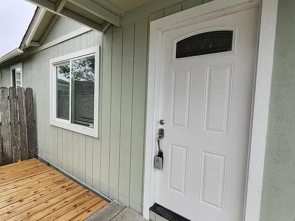 214 Maiden Ln, Crescent City, CA 95531