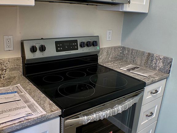 4th image of 4750 Noyes St APT 126