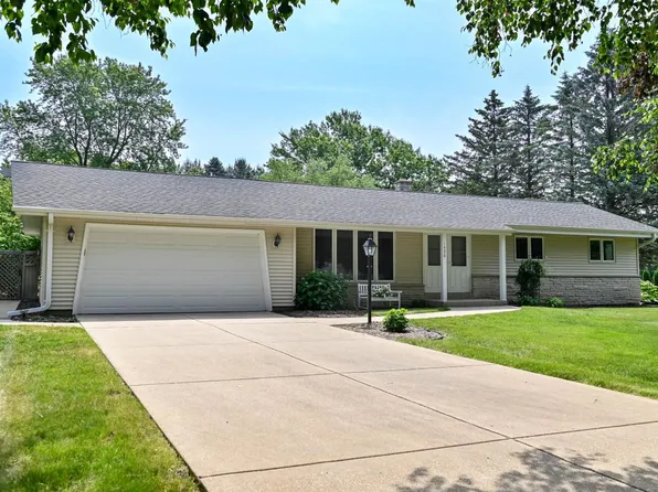 1436 Mount LANE, Hubertus, WI 53033