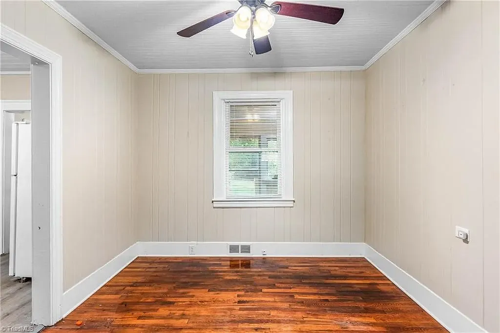 2 bed, 1102 sqft, $1,400 — Photo 2