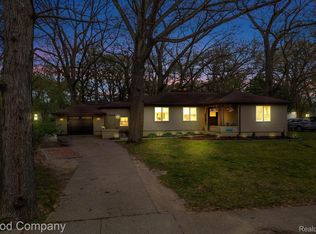 23550 Rensselaer St, Oak Park, MI 48237