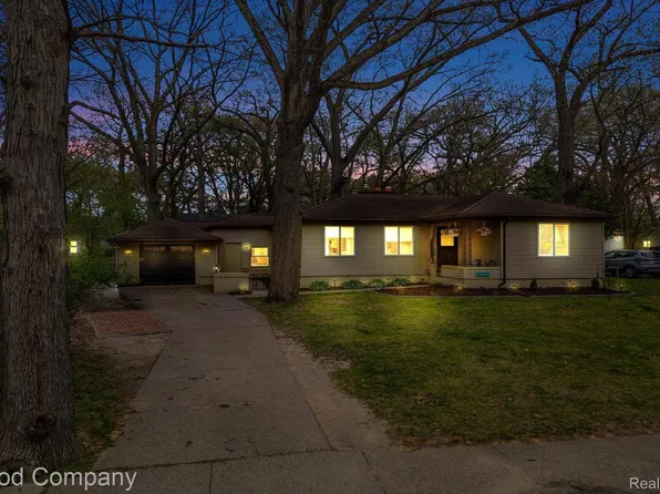 23550 Rensselaer St, Oak Park, MI 48237