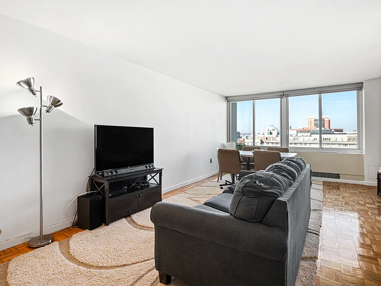 604 S Washington Sq #2106 — Photo 2