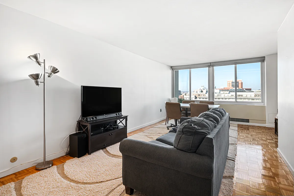 Building Photo - 604 S Washington Sq #2106