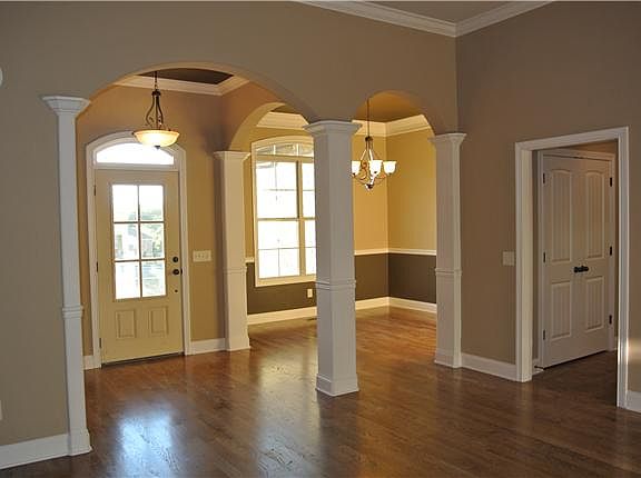 3rd image of 328 Ironwood Dr