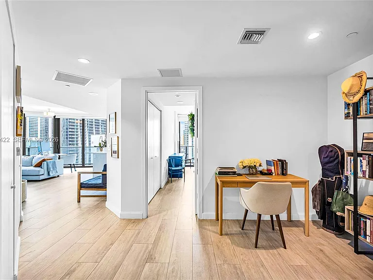 45 SW 9th St #2103 — Photo 14