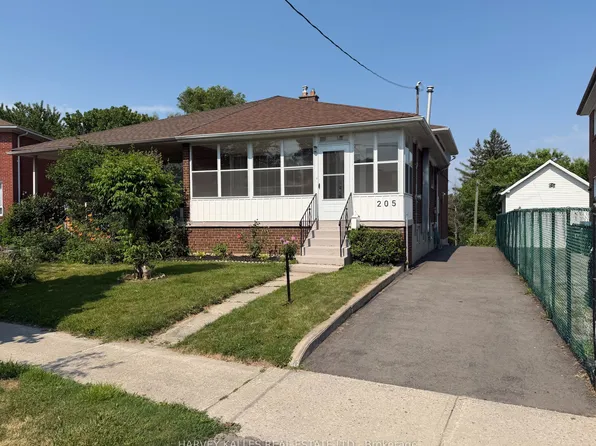 205 Vauxhall Dr, Toronto, ON M1P 1R6