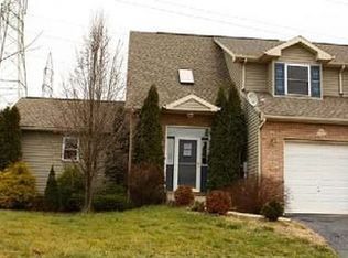 1370 Howard Ln, Easton, PA 18045