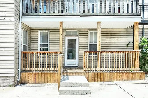 2 bed, $1,000 — Photo 3