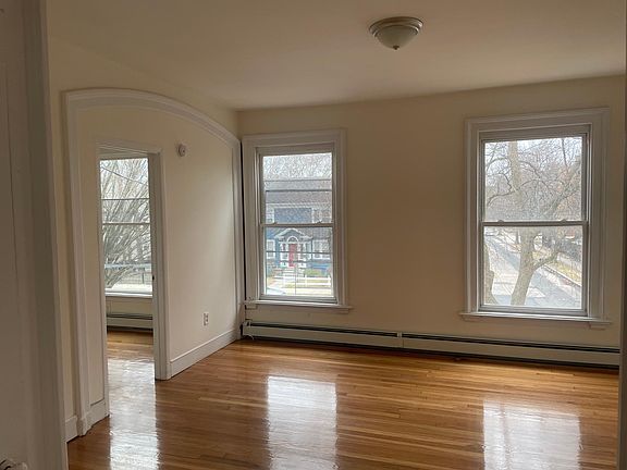 5th image of 591 Elm St APT 2