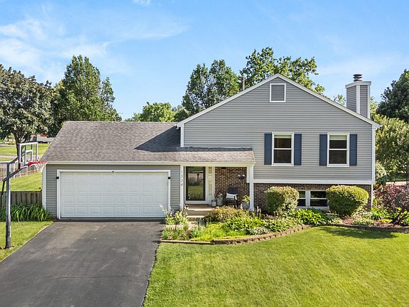 3rd image of 1334 Hill Rd