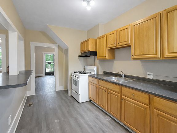 2nd image of 2113 Belair Rd