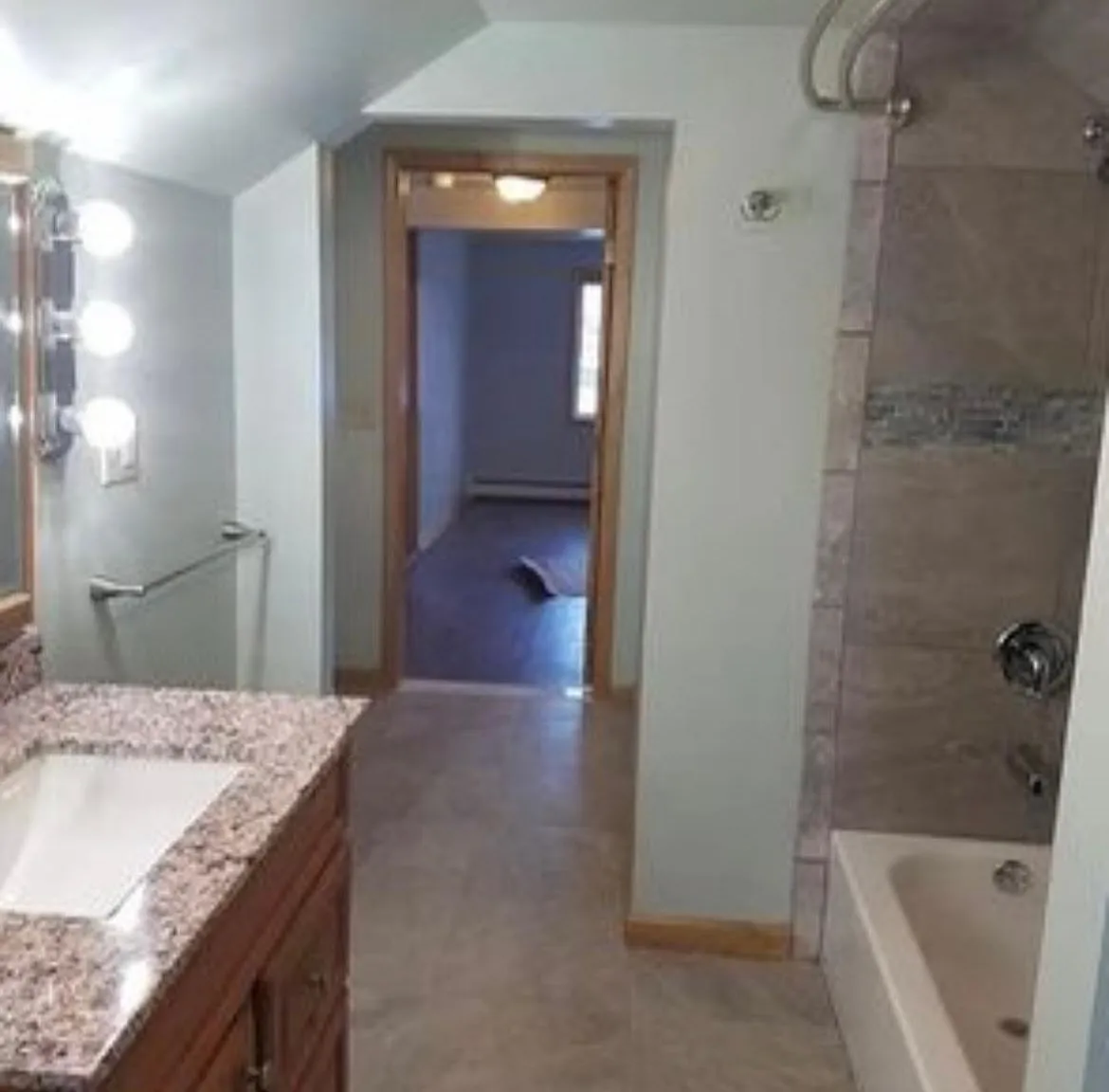 2 bed, 2456 sqft, $1,650 — Photo 4