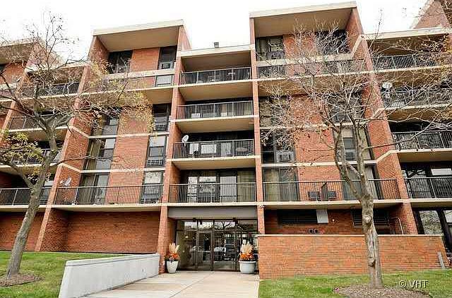 1st image of 2941 S Michigan Ave APT 106