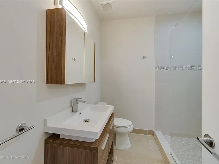 7701 SW 95th Ter #1 — Photo 16