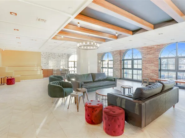187 Kent Avenue 515 image 11 of 12