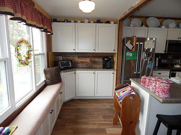 3rd image of 236 Chapman Pl