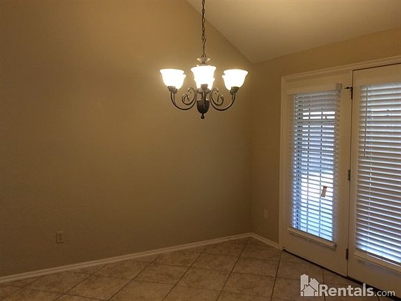 3rd image of 7605 Twin Oaks Dr