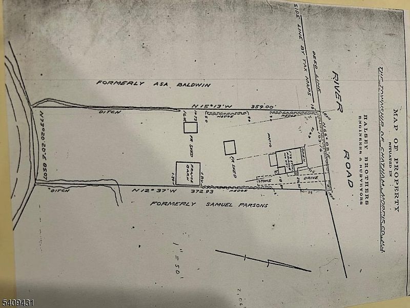 2nd image of 471 River Rd