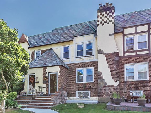 2nd image of 95 Dartmouth St
