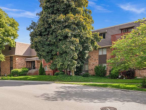 3rd image of 1925 Tall Oaks Dr Unit 3704