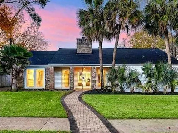 16331 Laurelfield Dr, Houston, TX 77059