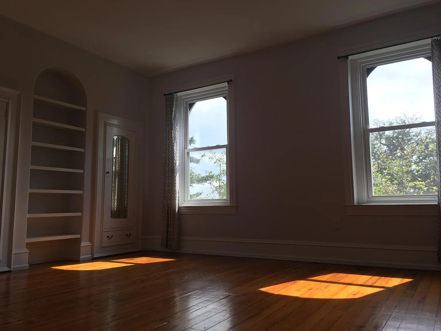 2 bed, 1100 sqft, $1,600 — Photo 4