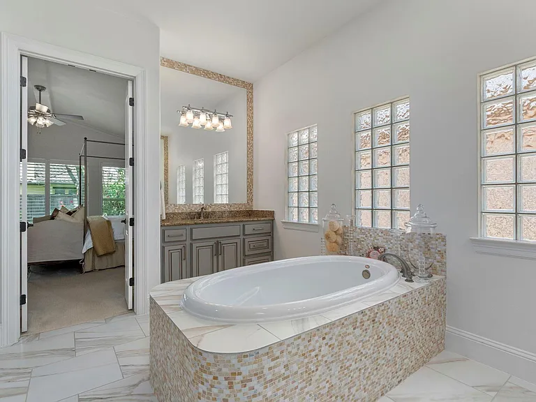 3930 Sundance Hill Ln — Photo 34