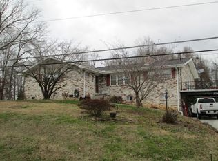 106 Midway Dr, Oliver Springs, TN 37840
