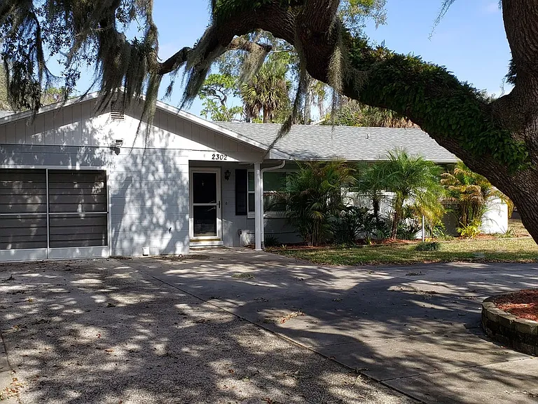 2302 Hutchinson Ave — Photo 2