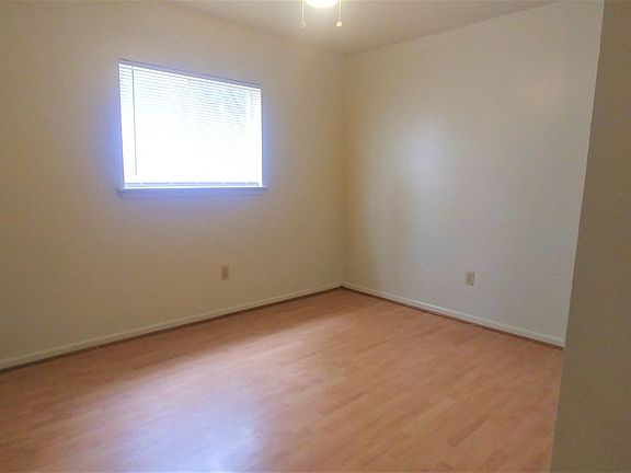 5th image of 400 1st St