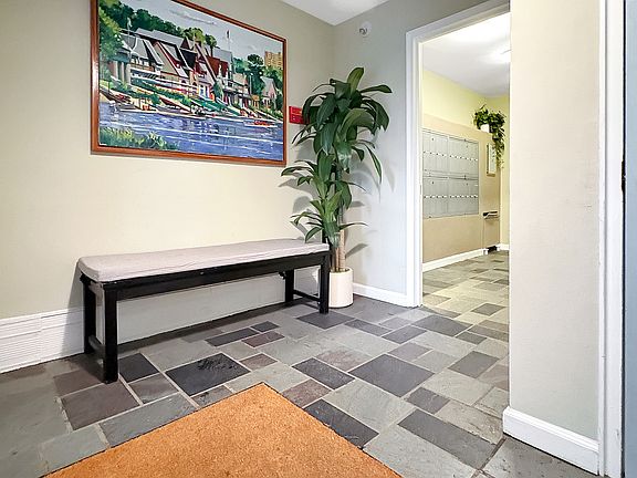 4th image of 203 N Essex Ave APT 18