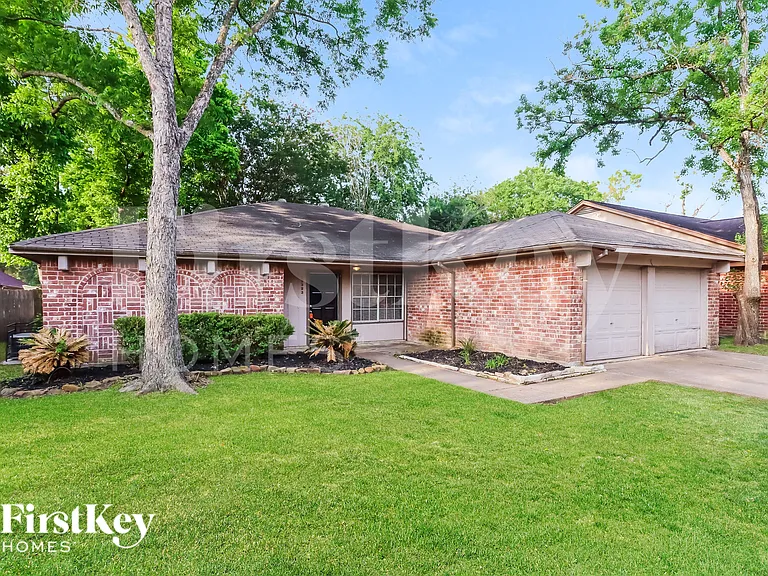 13323 Oak Ledge Dr — Photo 2