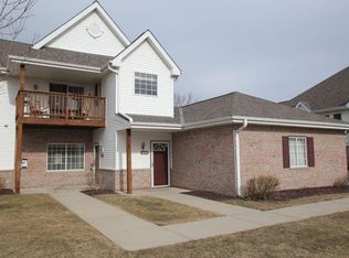 4778 S Forest Point Blvd #220, New Berlin, WI 53151