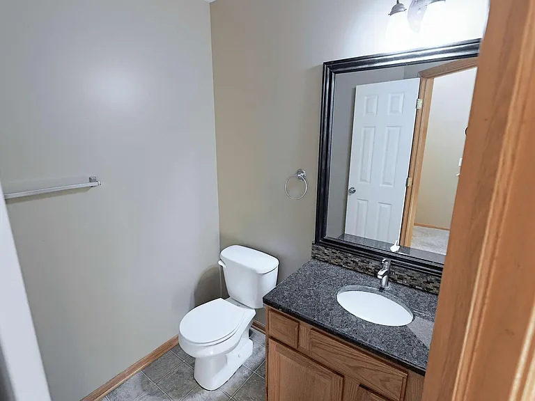 1718 Sawyer St — Photo 14
