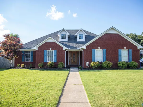 1107 Clint Dr SE, Hartselle, AL 35640