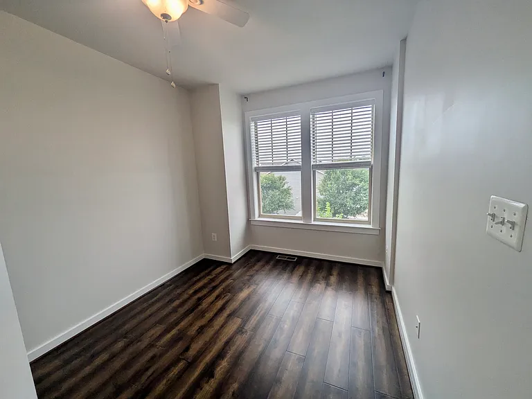1121 Lawler Dr — Photo 24