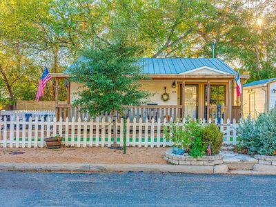 109 E College St, Fredericksburg, TX, 78624