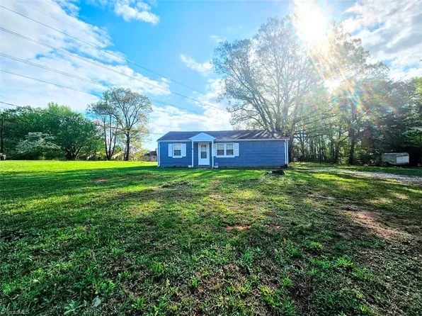 3710 Flint St, Greensboro, NC 27405