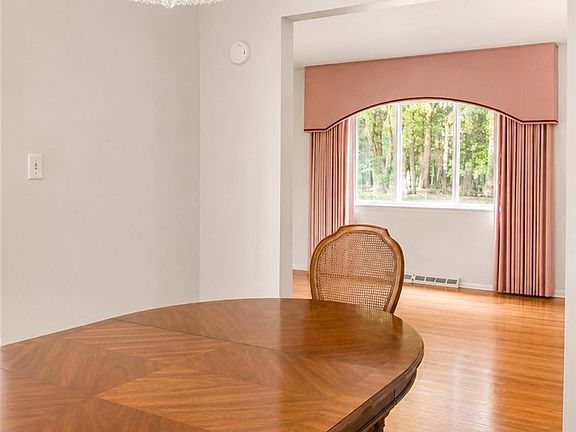 4th image of 6221 Sequoia Dr
