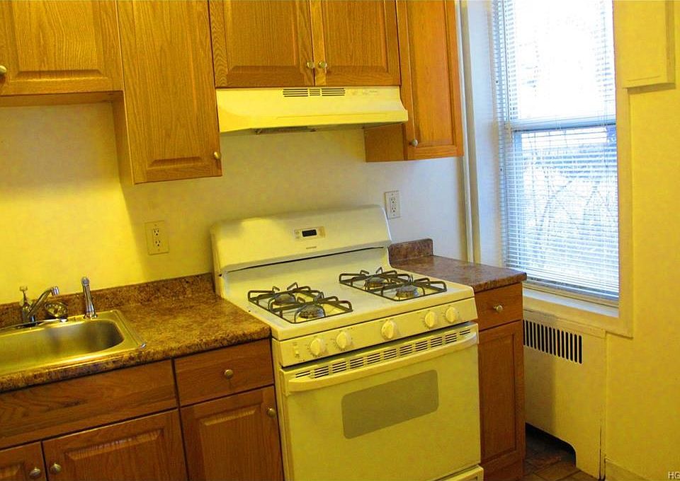 2nd image of 48 Windle Park APT G1