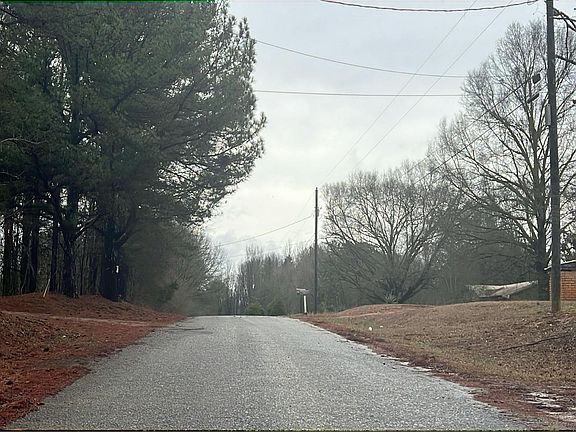 5th image of 2568 Clark Rd