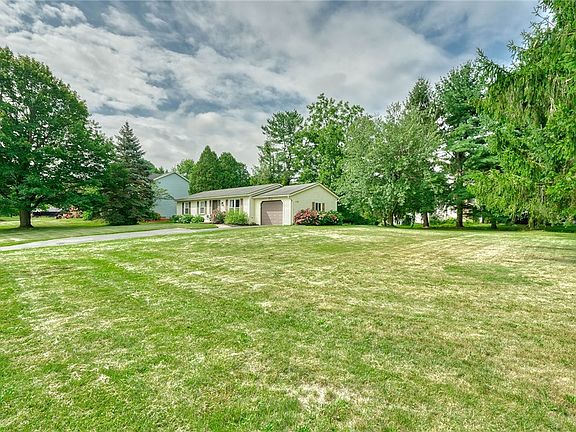 2nd image of 1127 Lake Park Ln