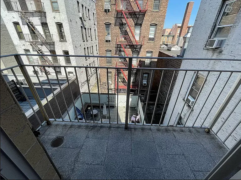 11-43 45th Ave #3R — Photo 5