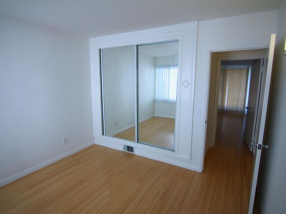 5th image of 1326 N Flores St #10A