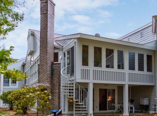 16915 Landing Ln, Spring Lake, MI 49456