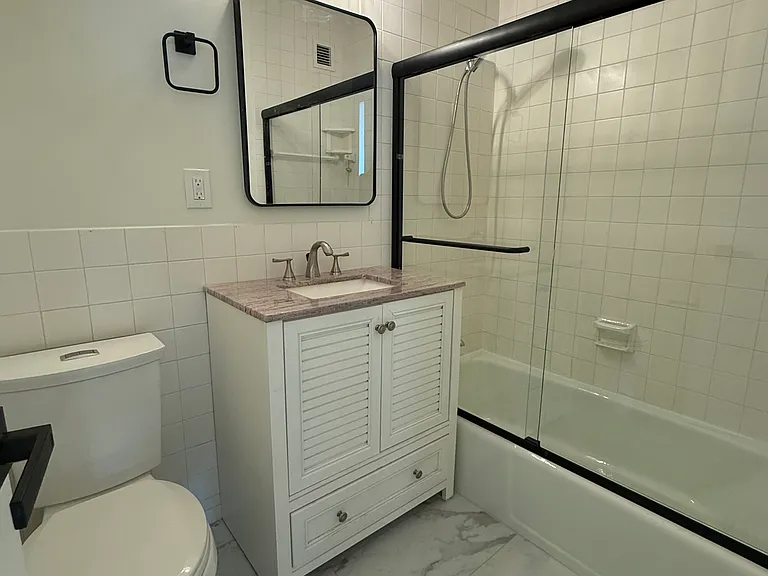 85 E India Row #38D — Photo 7