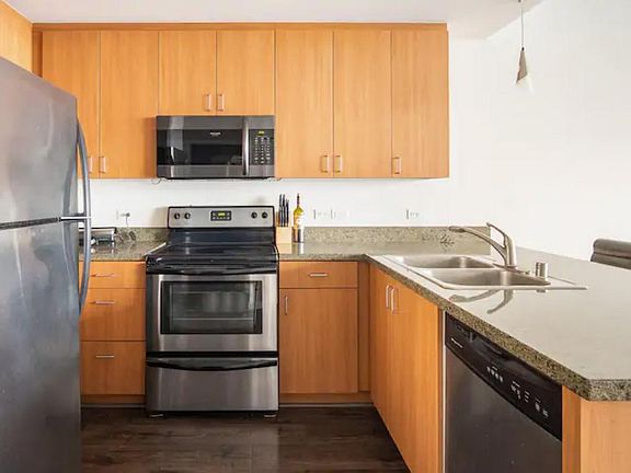 3rd image of 1080 Park Blvd Unit 1611