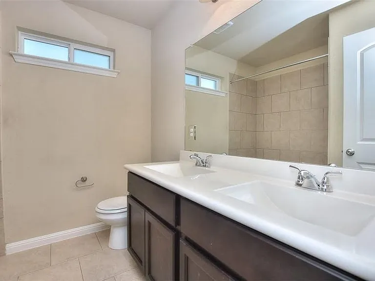 7993 Arezzo Dr — Photo 24