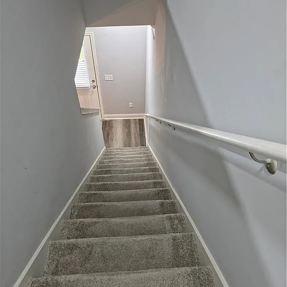430 Village Creek Dr #B — Photo 13